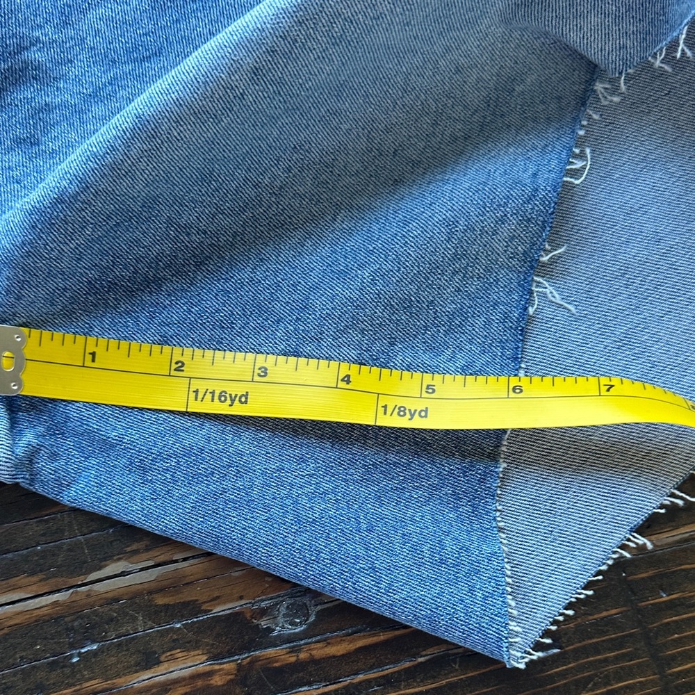 Kut from the Kloth Distressed Blue Jean Shorts Size 4 - Picture 10 of 11